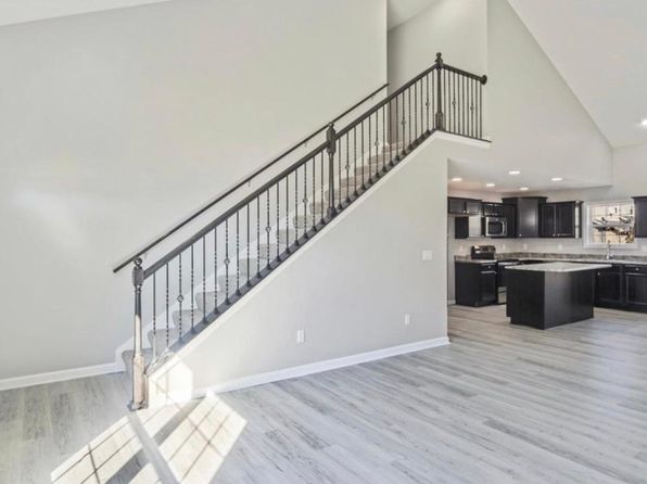 20 Lone Oak Ct