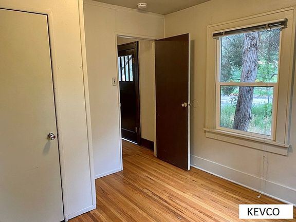 5th image of 208 E Pitkin St