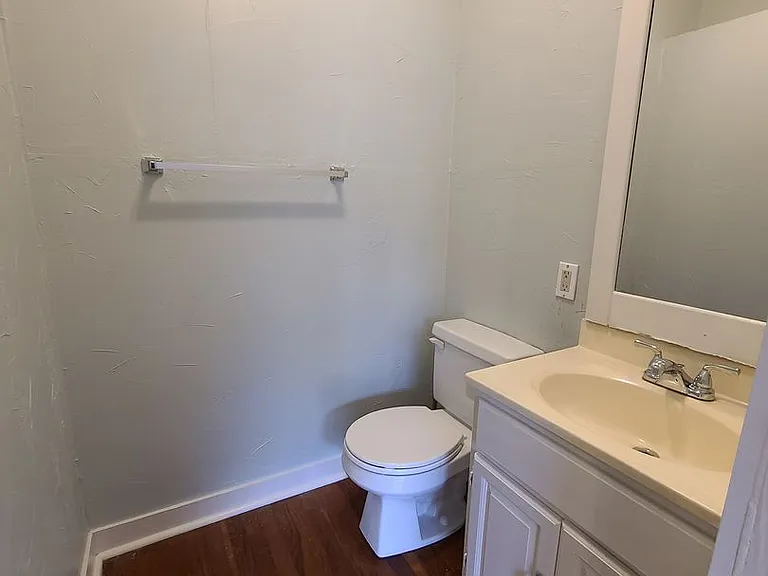 2930 S Donnybrook Ave — Photo 8