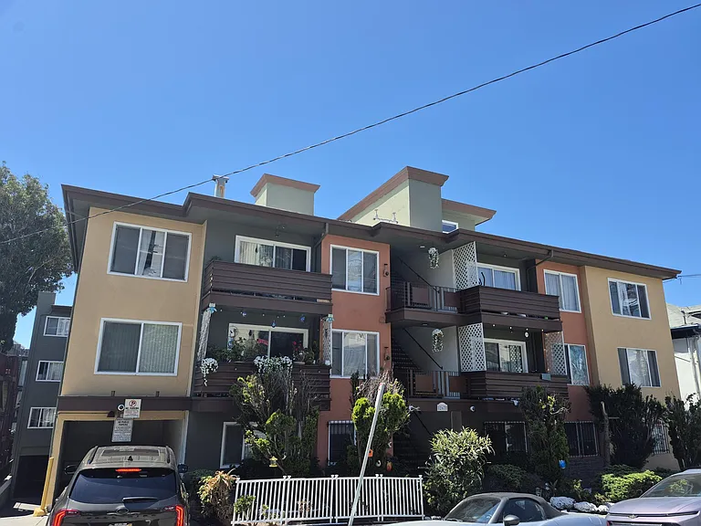 Lester Ave — Photo 1