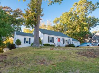118 Glendale Dr, West Warwick, RI 02893