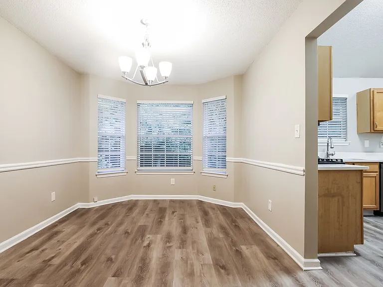 125 Titan Rd — Photo 6