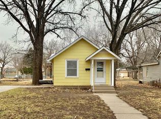 217 Pine St, Halstead, KS 67056