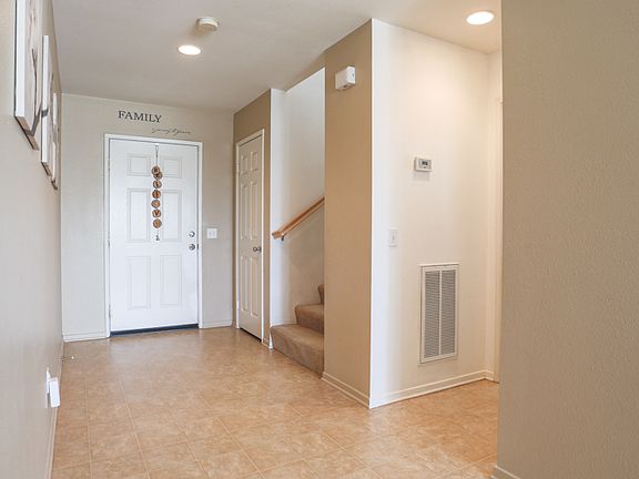 5th image of 1453 Strawberry Dr