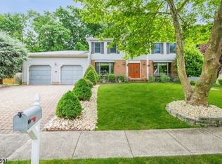 16 Churchill Rd, Edison, NJ 08820