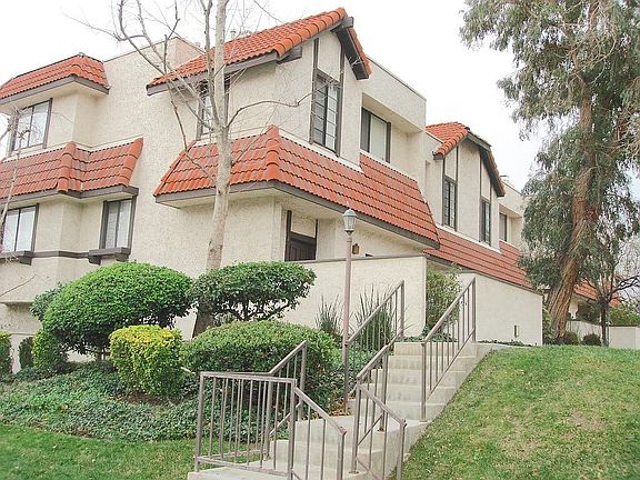 3rd image of 18016 River Cir APT 4