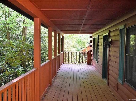 4th image of 825 Country Club Dr