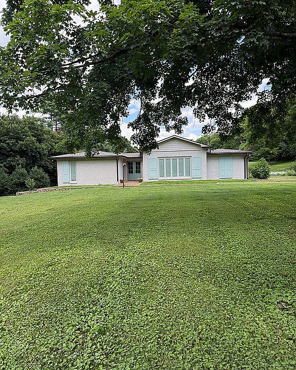1st image of 702 Wilson Park
