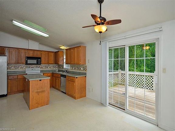 3rd image of 76 Carwood Dr