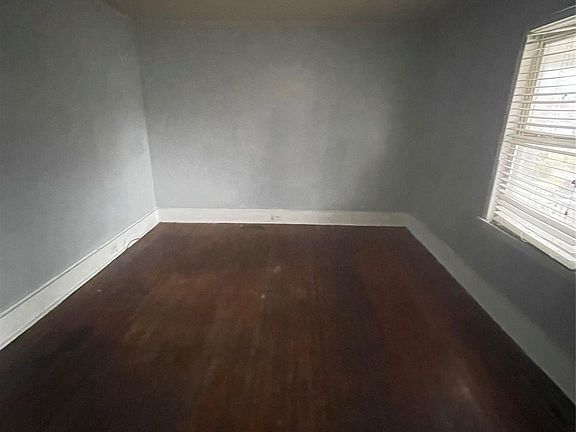 4th image of 616 N Fulton St