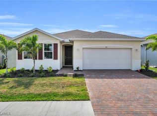 615 Parkshore Lake Ave, Cape Coral, FL 33993