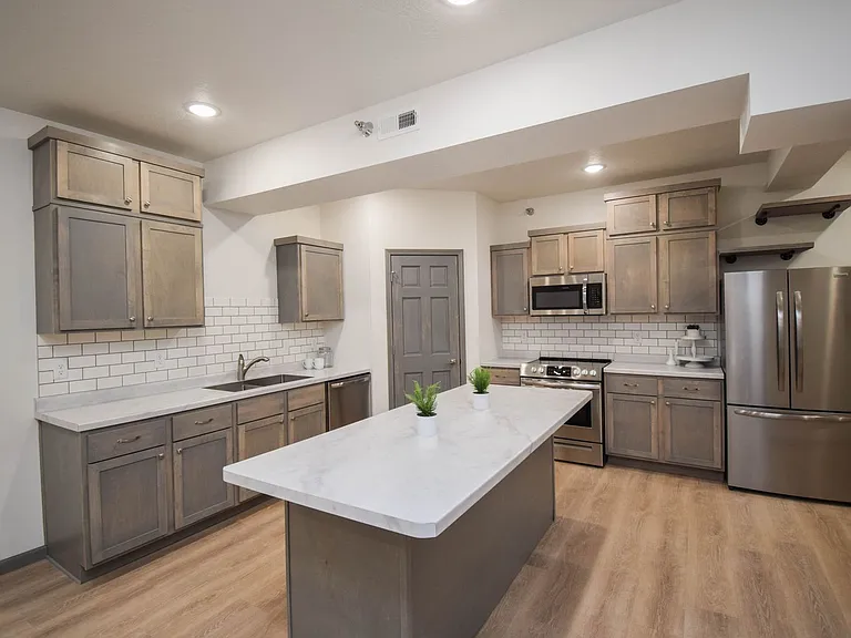 7446 S Louise Ave #101 — Photo 3