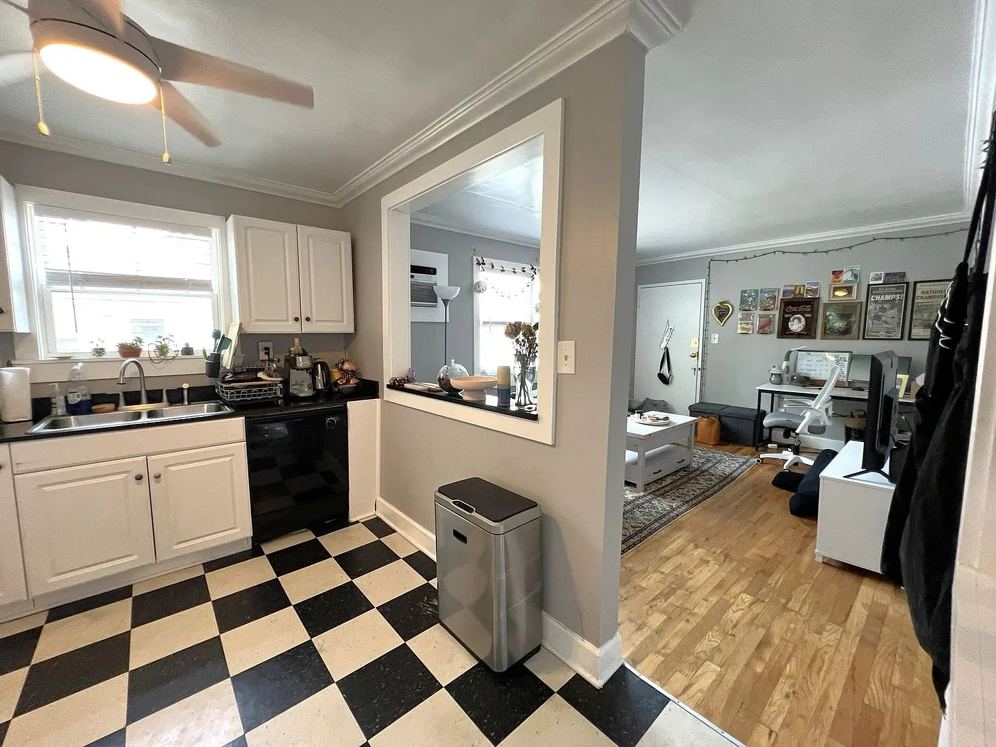 Top Floor 1BR + Porch! — Photo 1