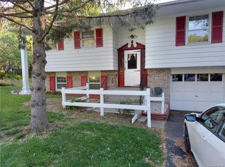 33 Top O Hill Rd, Wappingers Falls, NY 12590