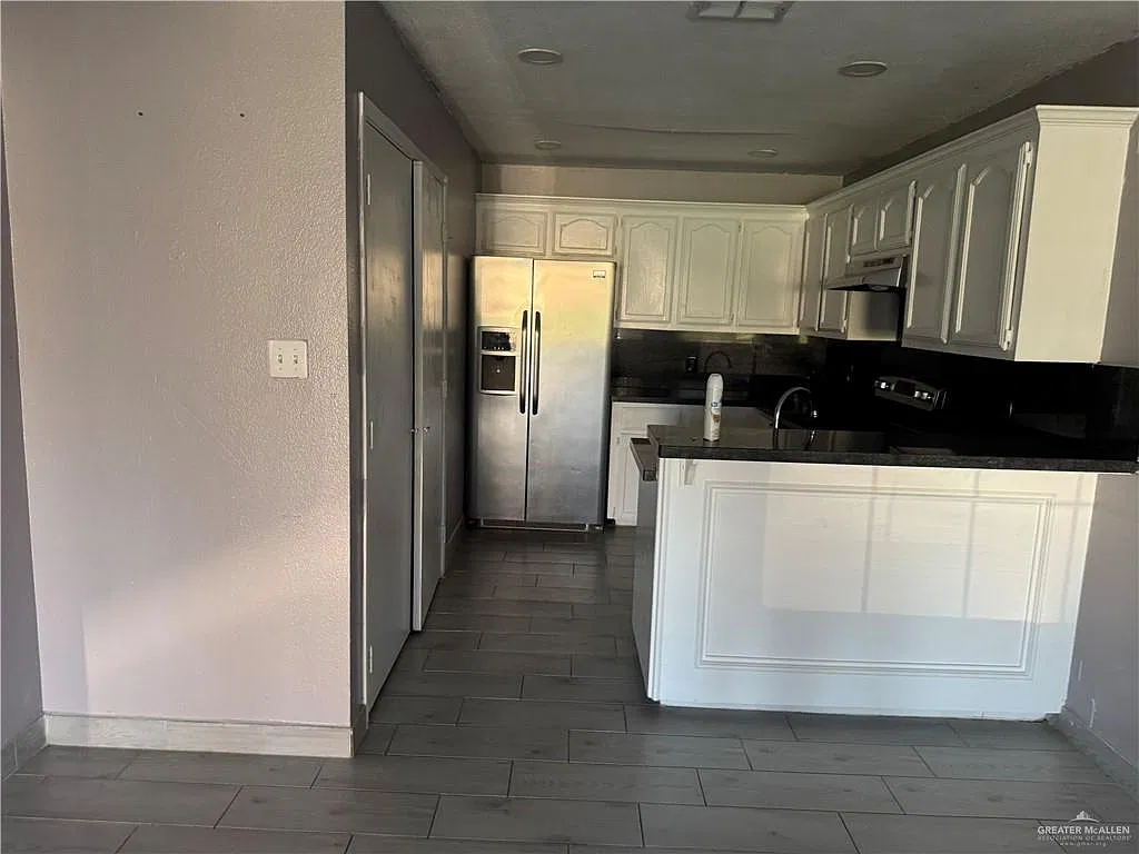 2 bed, 1.0 bath, 838 sqft, $800 — Photo 3