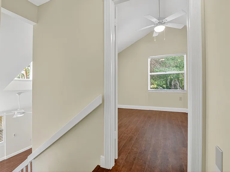 204 Andover Ct — Photo 21