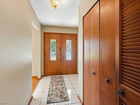 3rd image of 33305 W Sharondale Dr