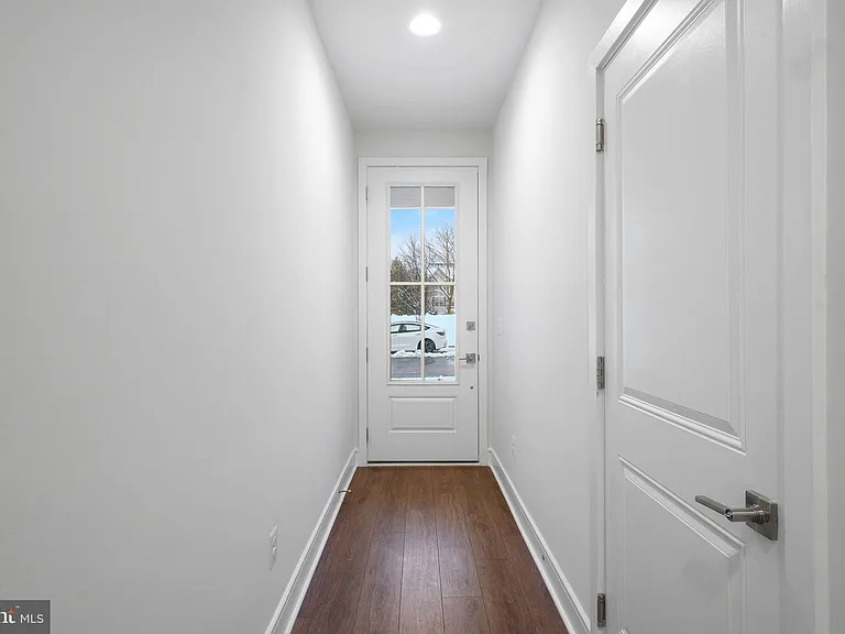 43421 Farringdon — Photo 9