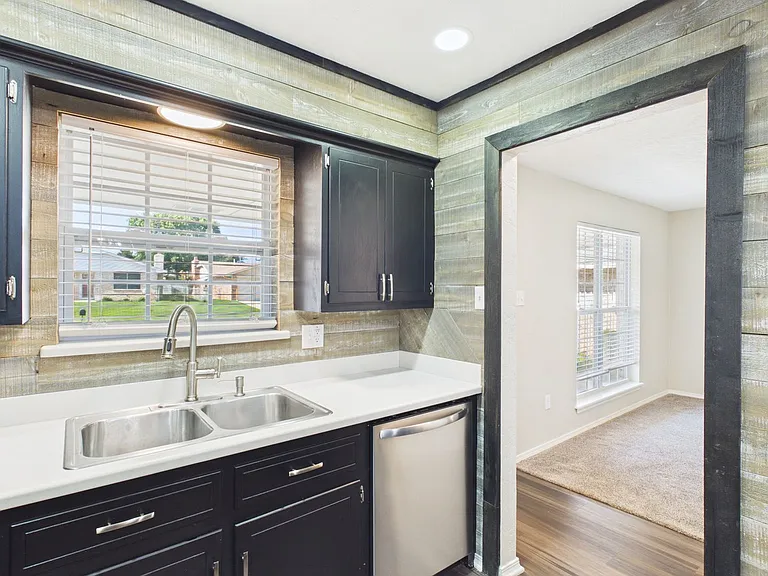6308 NW Taylor Ave — Photo 9