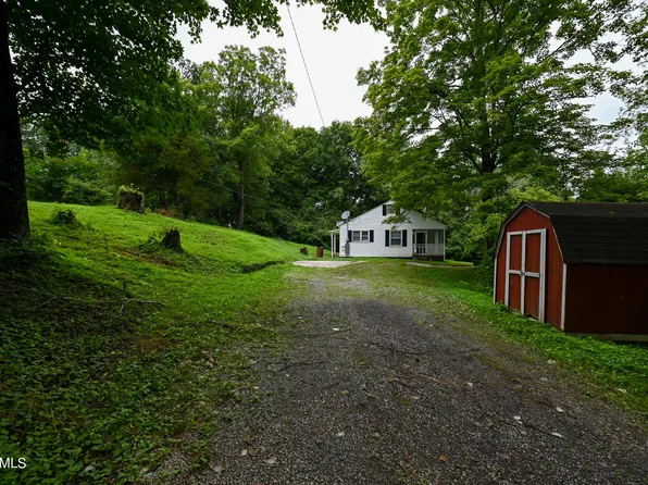 8905 Childress Rd, Powell, TN 37849