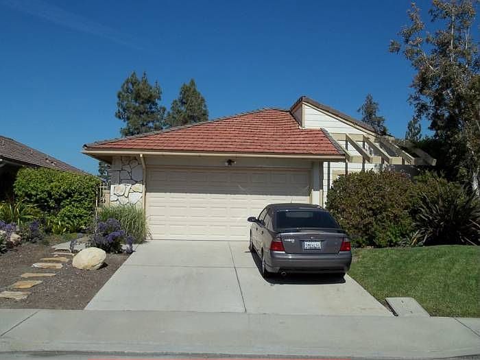 1st image of 40 Ilex Dr