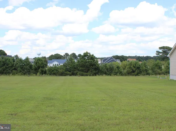 161 Captains Corridor, Greenbackville, VA 23356