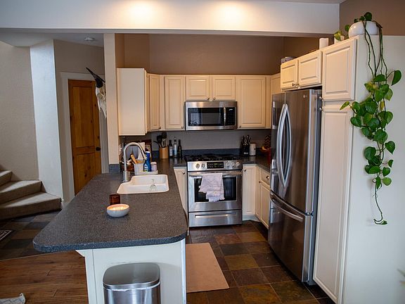 2nd image of 1079 Old Stone House Way