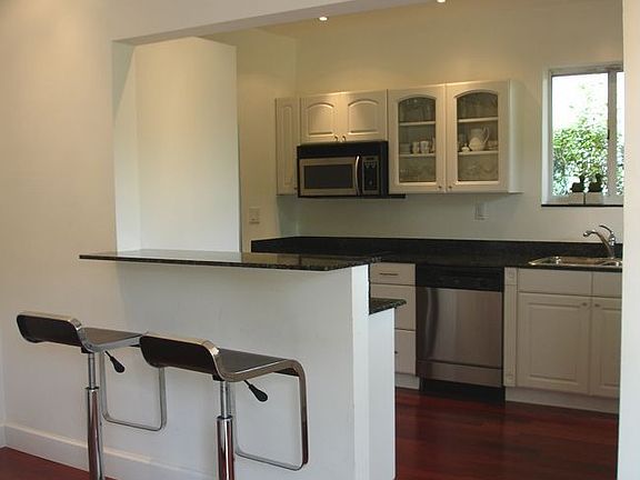 4th image of 525 Luenga Ave
