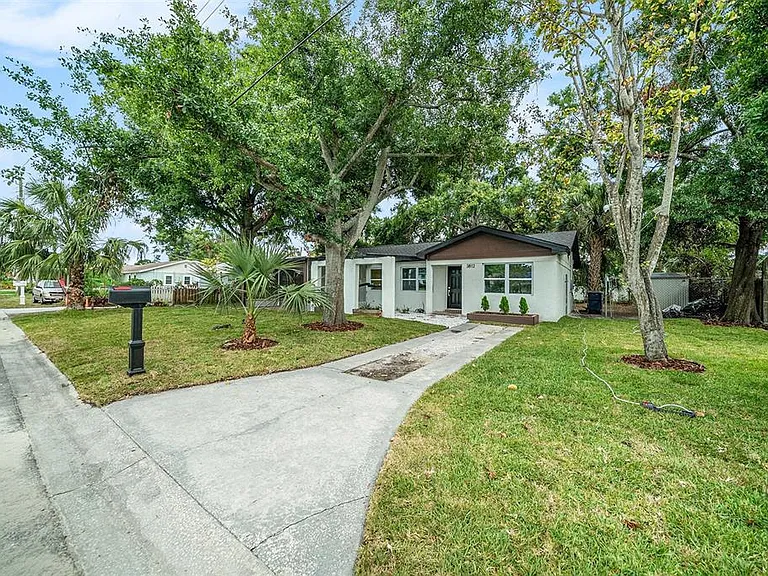 3812 W Rogers Ave — Photo 2