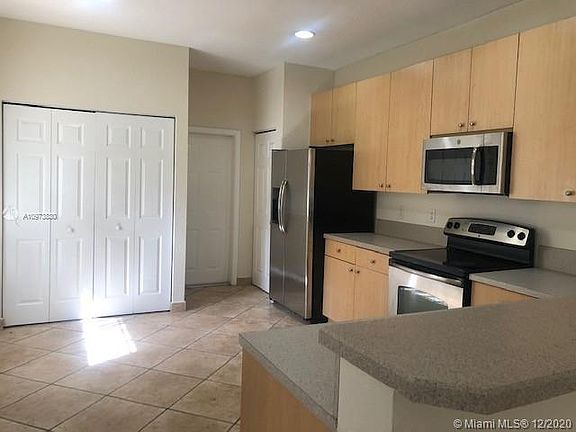 5th image of 4302 Vineyard Cir #4302