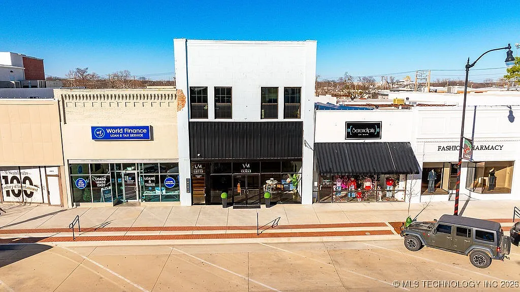 Building Photo - 118 W Main St #B