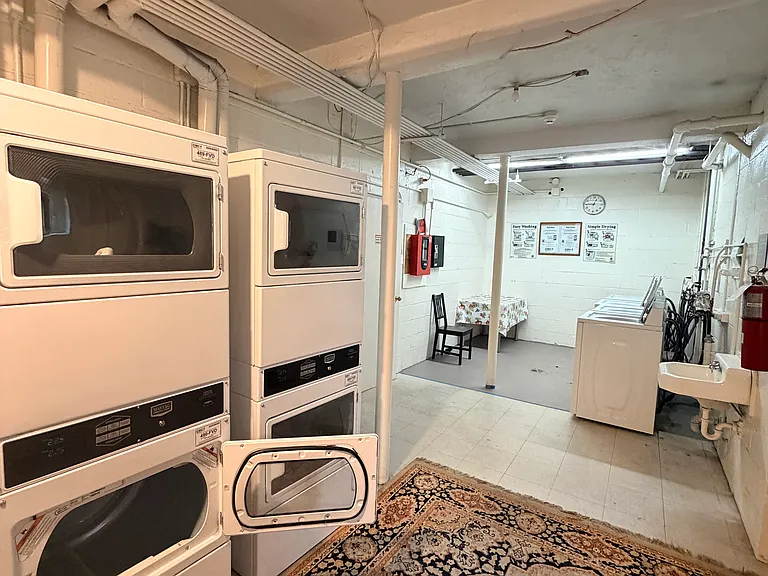 572 Whitney Ave #1E — Photo 13