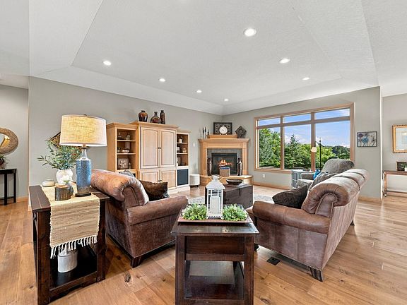 4th image of 1003 Latoka Heights Ln SW