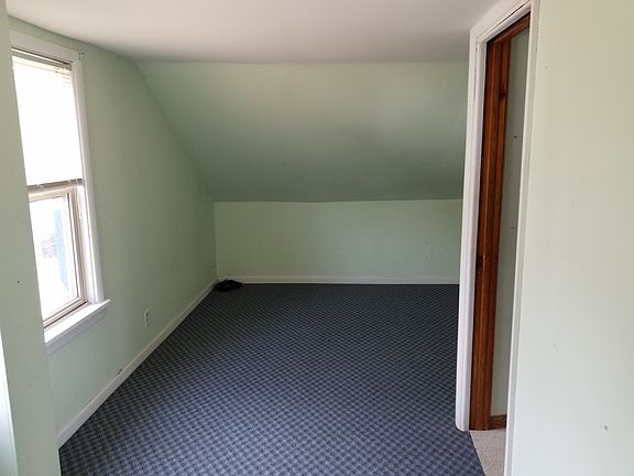 2nd image of 915 Wisconsin Ave