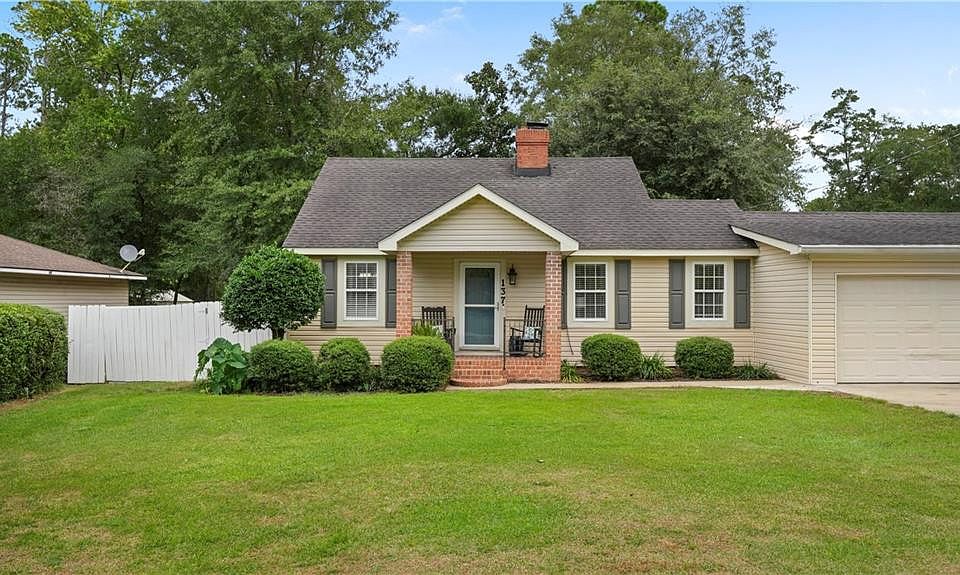 1st image of 137 Oak Villa Dr
