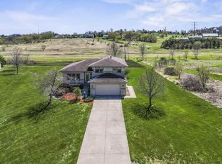 8605 Ellington Way, Middleton, WI 53562