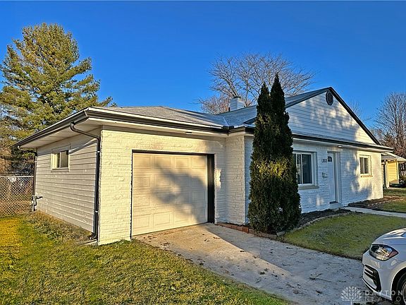 2nd image of 3833 Saranac Dr