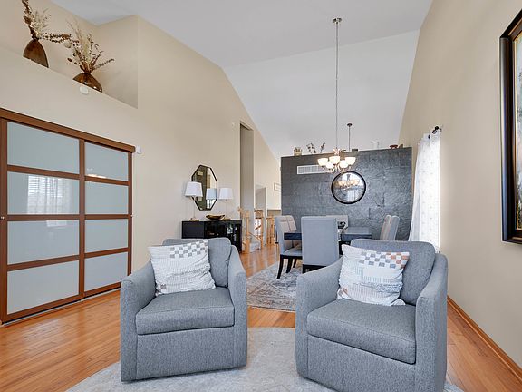 4th image of 7404 Fordham Ln