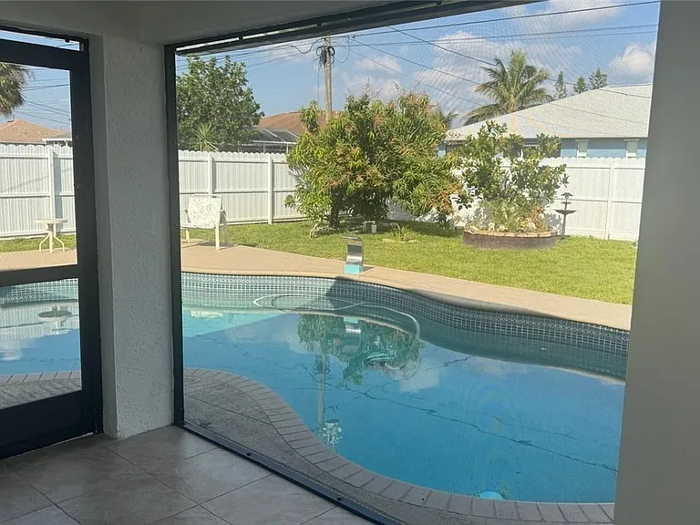 1319 SW 10th Pl — Photo 13