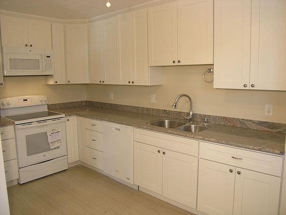 4th image of 212 Wilton Dr APT 3