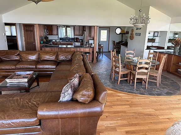 2nd image of 11501 Lakeview Rd