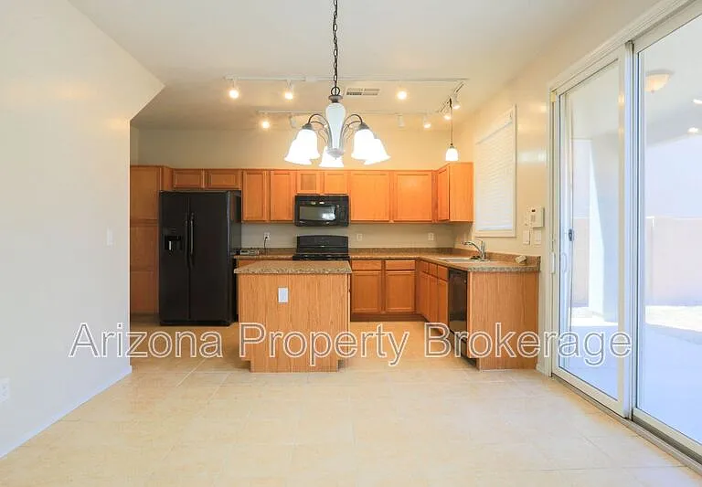 16862 N 182nd Ln — Photo 8