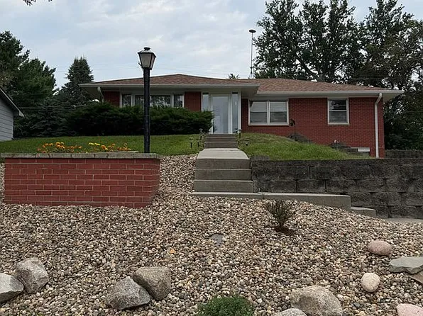 136 Chippewa Cir, Gretna, NE 68028