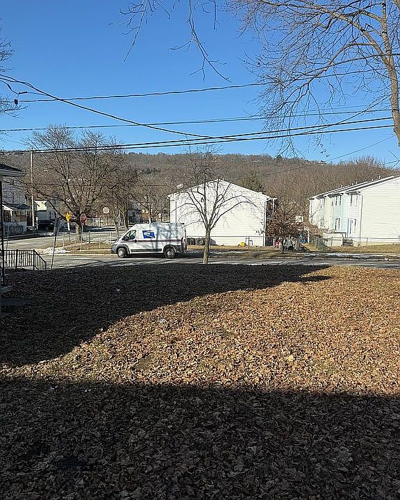 1st image of 39 Dickinson St