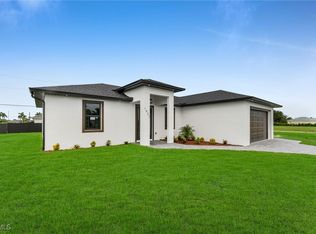 1922 NE 17th Ave, Cape Coral, FL 33909