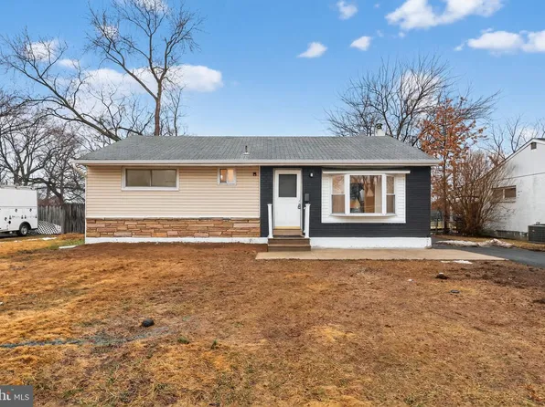 904 Arthur Ave, Bristol, PA 19007