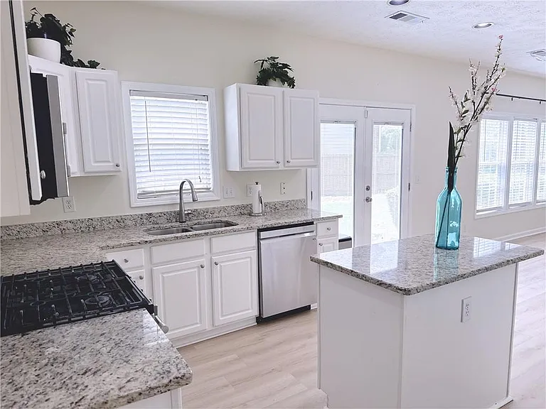 3361 Shallowford Green Dr — Photo 5