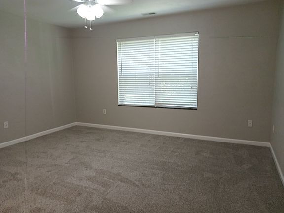 5th image of 818 Elm Way Ct #2