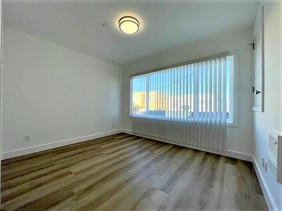 3rd image of 30 Fernwood Ave Studio 2