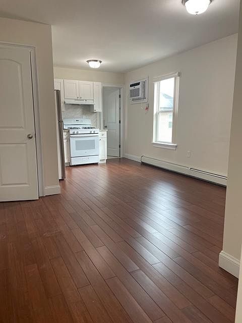 1st image of 90 Berkshire Floor 2